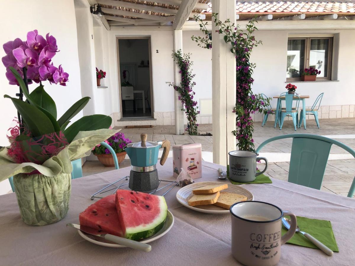 Domus Deiana Case Vacanza 산 조반니 수에르기우 외부 사진