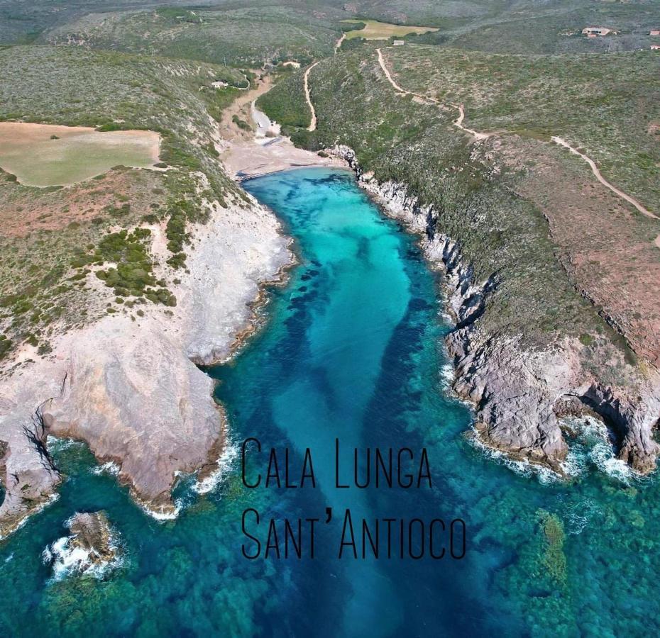 Domus Deiana Case Vacanza 산 조반니 수에르기우 외부 사진